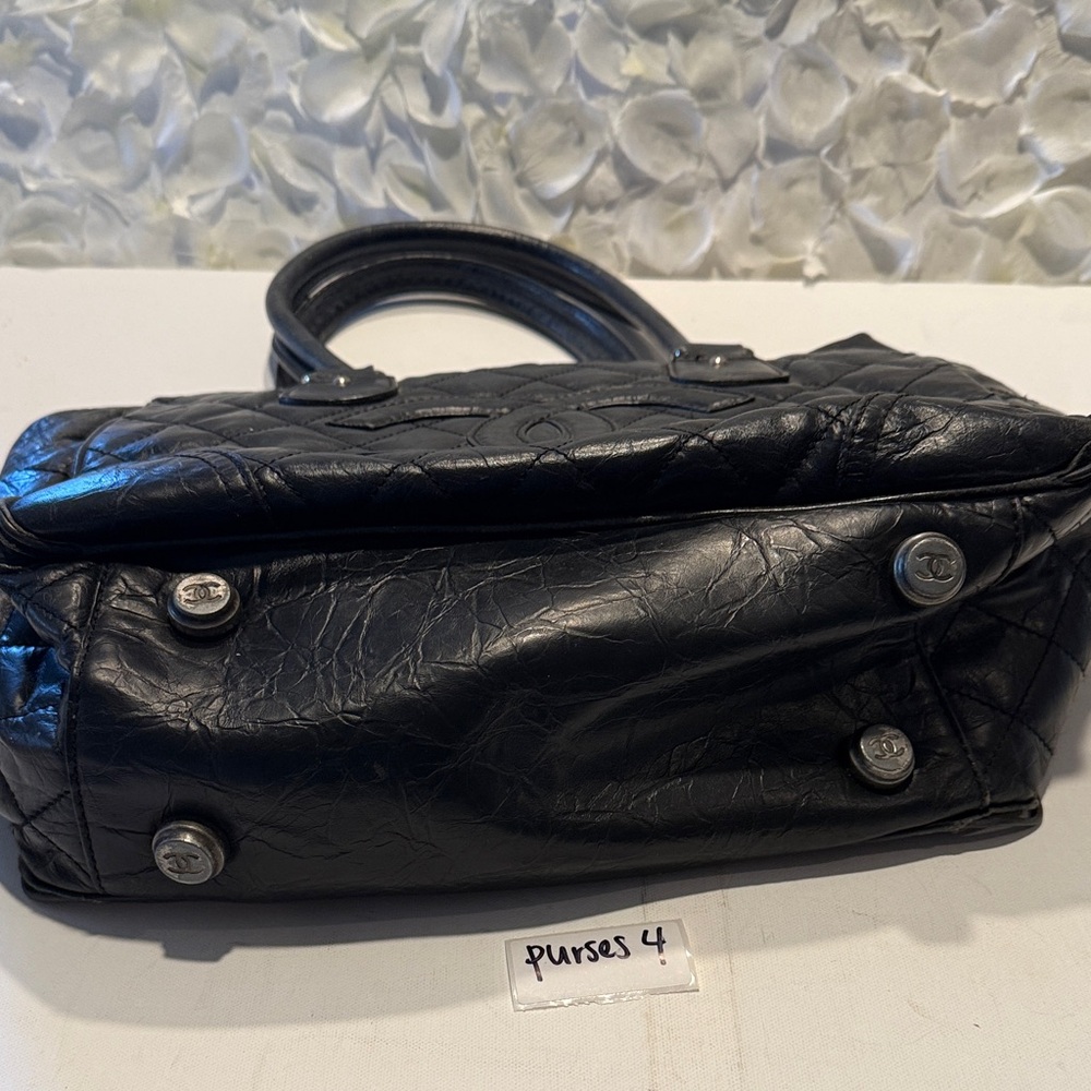 Chanel Black Quilted Shoulder Bag - Picture 7 of 9